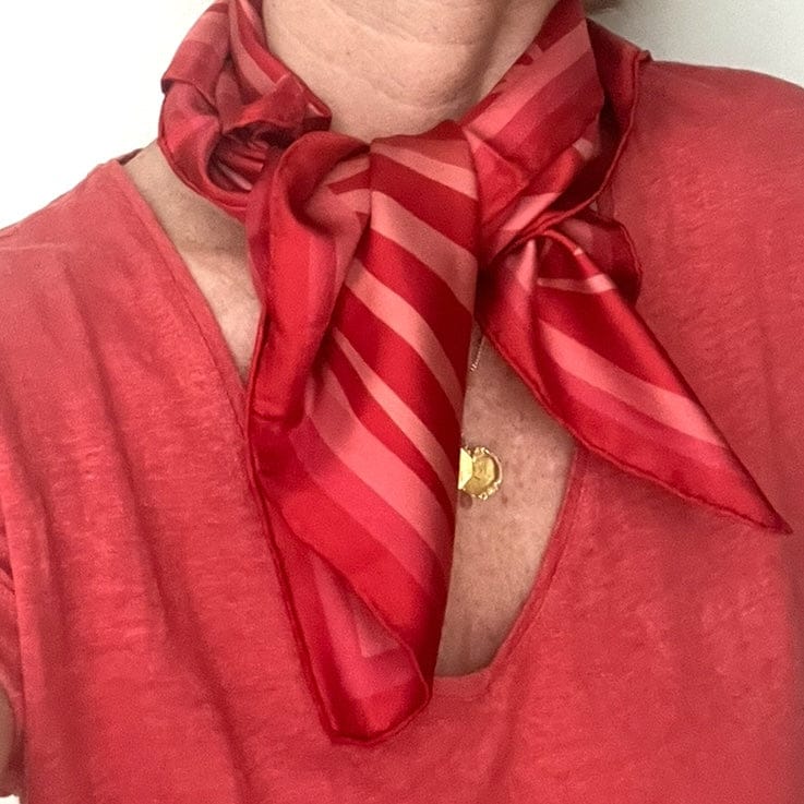 Louisemshop Foulard en soie – Ton sur ton de Rouge